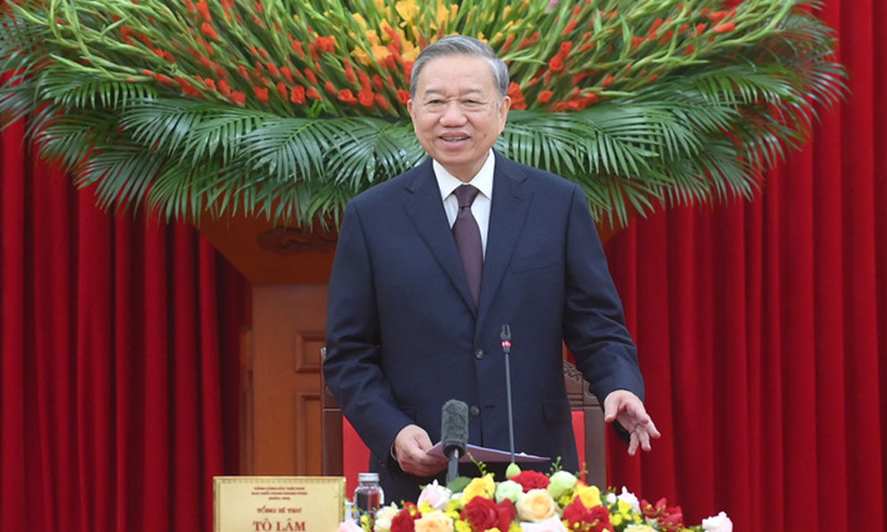 Party leader meets with outstanding farmers, agricultural scientists
